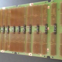 Scheda backplane con più pini dorati