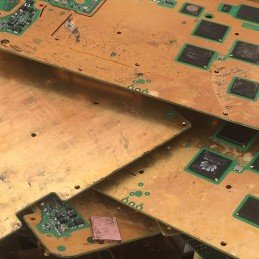 Pozłacana karta elektroniczna