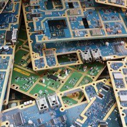 Elektronikplatine mit vergoldeten Leiterbahnen