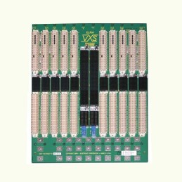 Tarjeta backplane con múltiples conectores dorados