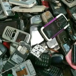 GSM z klawiaturą bez baterii