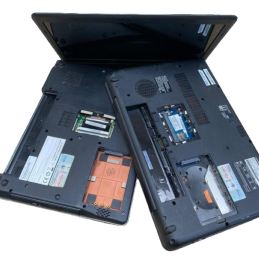 Laptop incomplet fara baterie